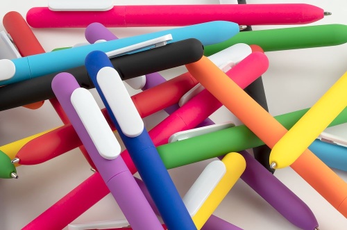 Ручка шариковая Swiper Soft Touch, черная с белым фото 6 Ручка шариковая Swiper Soft Touch, черная с белым фото 6