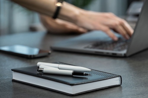 Роллер Scribo со стилусом, матовый белый фото 4 Роллер Scribo со стилусом, матовый белый фото 4