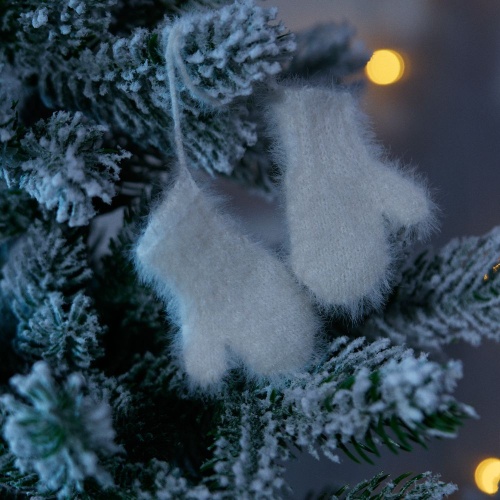 Подвеска на елку «Вьюжка», варежки, белая фото 2 Подвеска на елку «Вьюжка», варежки, белая фото 2