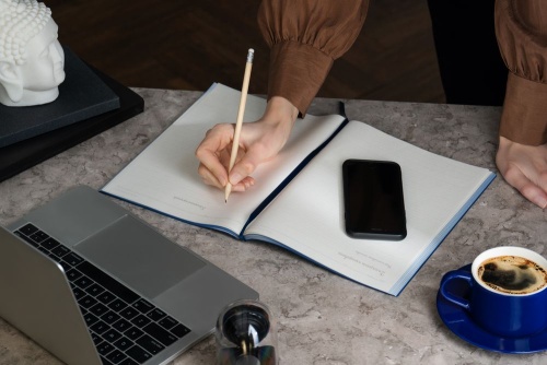 Ежедневник Flat Maxi, недатированный, синий фото 8 Ежедневник Flat Maxi, недатированный, синий фото 8