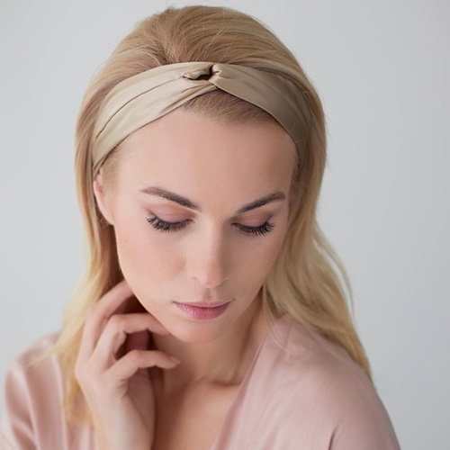 Повязка для волос Essential, бежевая фото 2 Повязка для волос Essential, бежевая фото 2