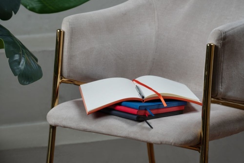 Ежедневник Flat, недатированный, оранжевый фото 8