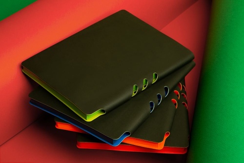 Ежедневник Flexpen Black, недатированный, черный с красным фото 12 Ежедневник Flexpen Black, недатированный, черный с красным фото 12